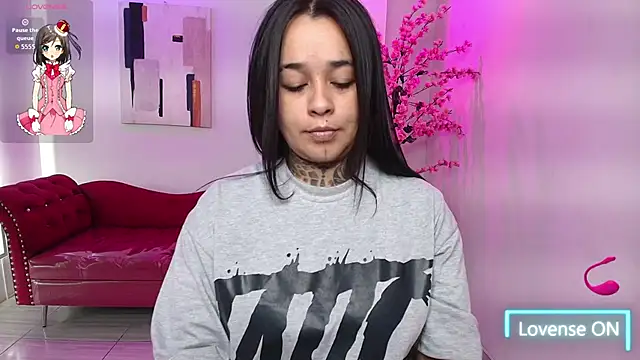 Black roseee online show from 11.15.25