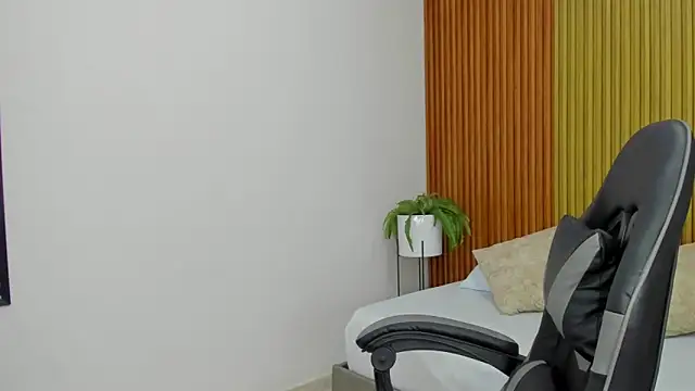 gisella15  online show from 11.03.25