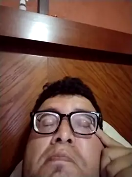 Santiagoqro85 online show from 10.10.25