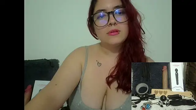 Snapshot of Viviana2400 chatting on 09.14.25 Viviana2400 online show from 09.14.25