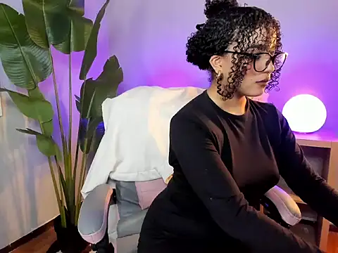 hannax   online show from 09.12.25