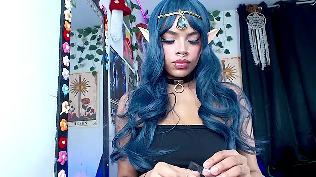 Snapshot of Raven_luv chatting on 10.10.25 Raven luv online show from 10.10.25