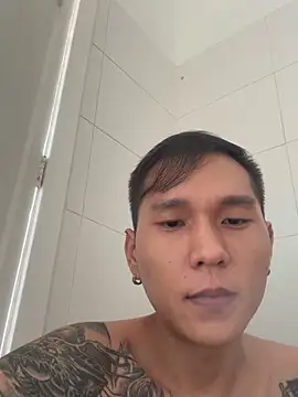 Snapshot of samuelcher chatting on 10.06.25 samuelcher online show from 10.06.25