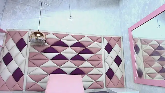 abbyrouss  online show from 09.19.25