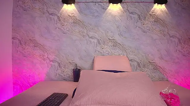 abbyrouss  online show from 10.02.25