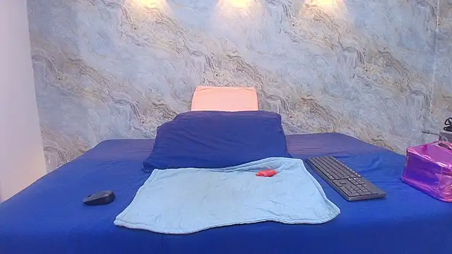 abbyrouss  online show from 10.30.25