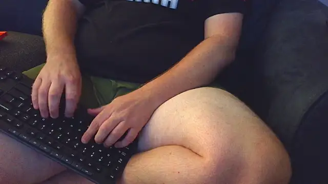 thighguy30 online show from 09.12.25