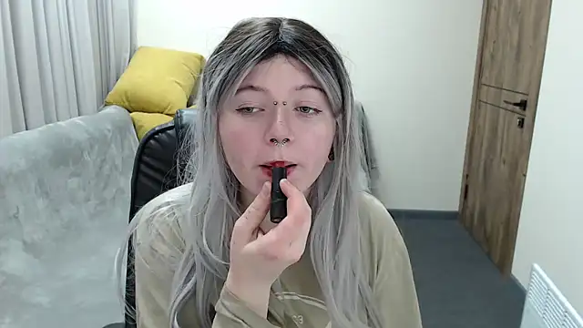 Nika Snow online show from 10.19.25