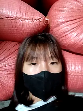 Snapshot of kata-00 chatting on 10.09.25 kata-00 online show from 10.09.25