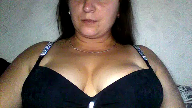 Snapshot of CarlyLaSweetX chatting on 09.15.25 CarlyLaSweetX online show from 09.15.25
