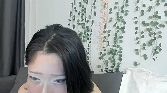 heexhia online show from 10.14.25