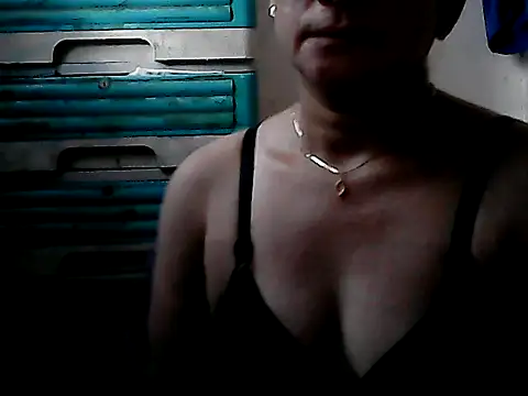 yoursPinayMama1682 online show from 10.19.25