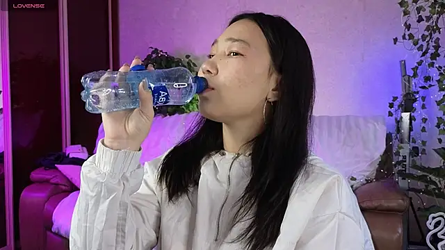 Yoon Mi online show from 09.17.25