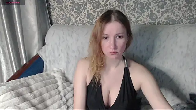 Snapshot of LesanaMagic chatting on 09.15.25 LesanaMagic online show from 09.15.25