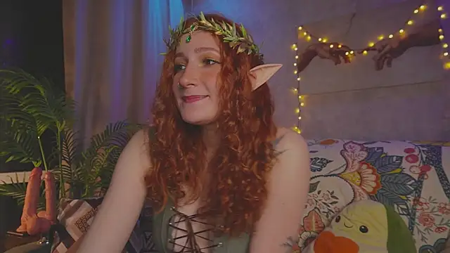 Snapshot of Charming_winky chatting on 10.31.25 Charming winky online show from 10.31.25