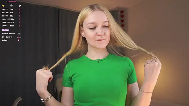 Snapshot of KrishnaSimmons chatting on 10.02.25 KrishnaSimmons online show from 10.02.25