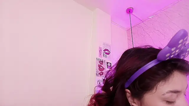 april bennett online show from 10.03.25