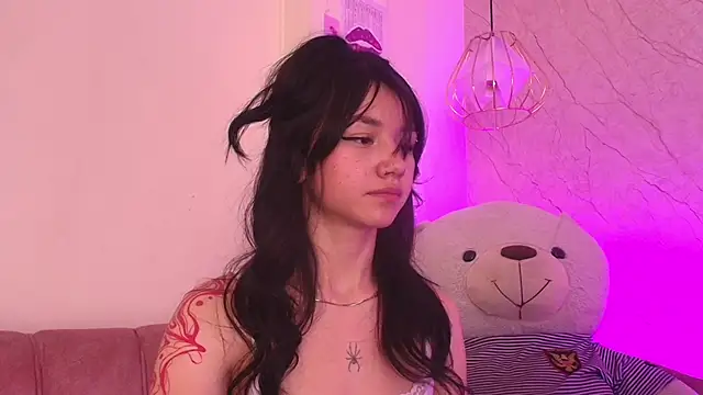 april bennett online show from 11.12.25