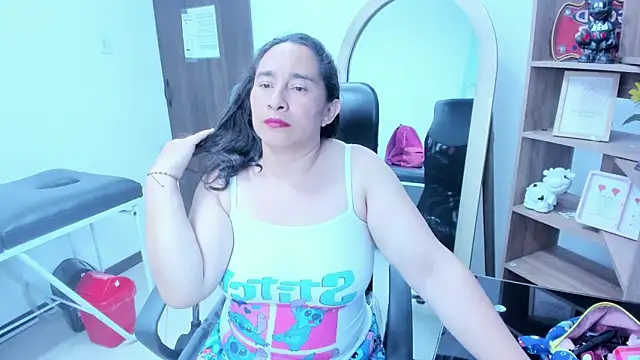 LeilaSmith  online show from 05.27.26