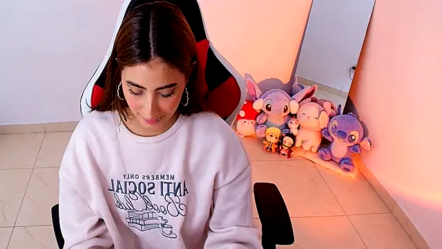 Snapshot of Smm_hll chatting on 10.22.25 Smm hll online show from 10.22.25