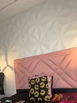 Caroline daring online show from 05.28.26