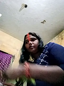 Snapshot of SweetKomal89 chatting on 10.25.25 SweetKomal89 online show from 10.25.25