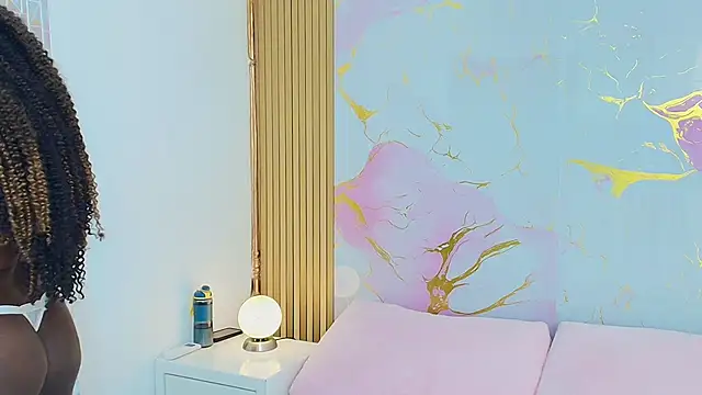 Snapshot of AlishaDixon chatting on 10.24.25 AlishaDixon online show from 10.24.25