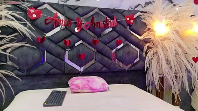 Amy Dowson online show from 09.18.25