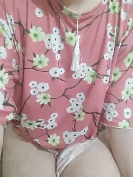 Snapshot of Lamya-dalo3a chatting on 10.31.25 Lamya-dalo3a online show from 10.31.25