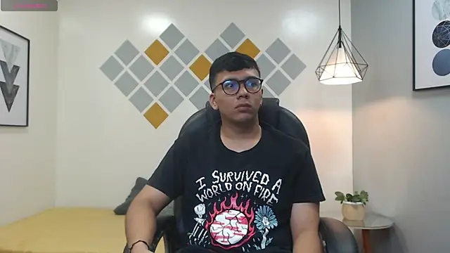 Snapshot of titanxero chatting on 09.22.25 titanxero online show from 09.22.25