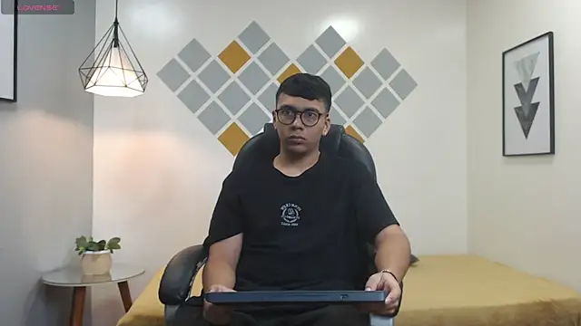 Snapshot of titanxero chatting on 09.24.25 titanxero online show from 09.24.25