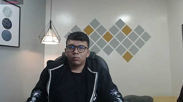 Snapshot of titanxero chatting on 09.26.25 titanxero online show from 09.26.25