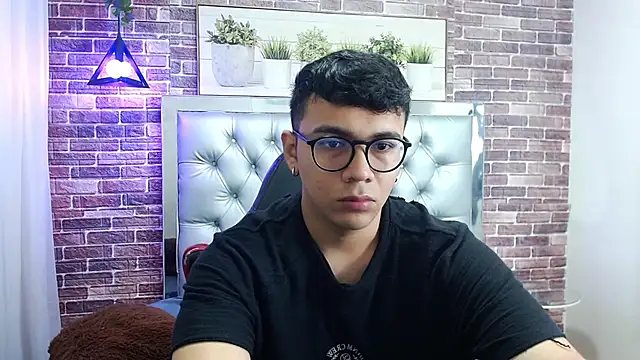 Snapshot of titanxero chatting on 10.01.25 titanxero online show from 10.01.25