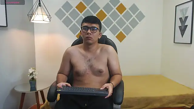 Snapshot of titanxero chatting on 10.02.25 titanxero online show from 10.02.25