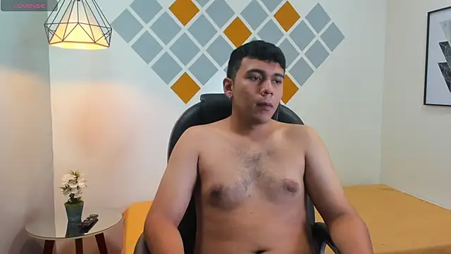 Snapshot of titanxero chatting on 10.11.25 titanxero online show from 10.11.25