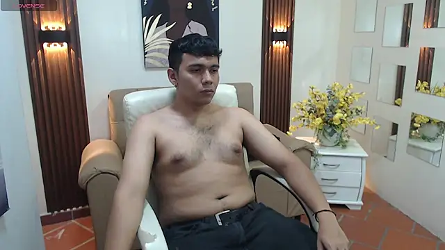 Snapshot of titanxero chatting on 10.16.25 titanxero online show from 10.16.25