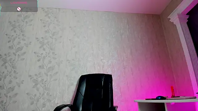 dark summer online show from 12.02.25