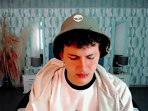 Axel savage online show from 10.31.25