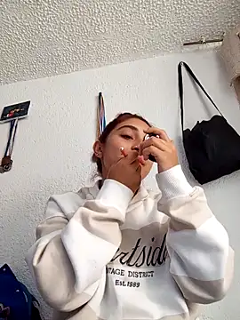 Snapshot of Lia_Teen chatting on 10.11.25 Lia Teen online show from 10.11.25