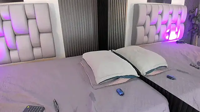 Gia-Malkova online show from 09.28.25