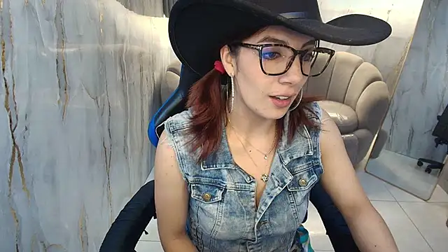 nadia r  online show from 07.04.26