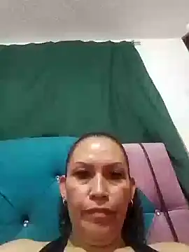 mommy estefy online show from 09.11.25