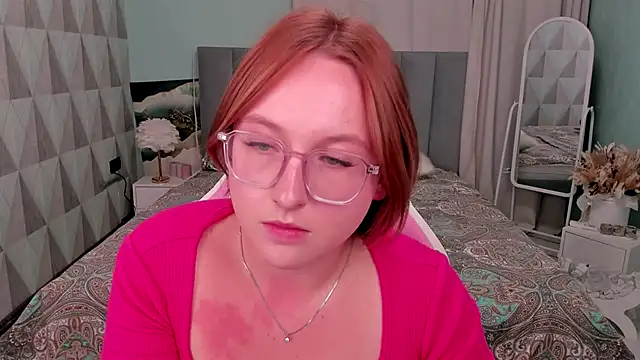Snapshot of Olivia_Latvia chatting on 09.10.25 Olivia Latvia online show from 09.10.25
