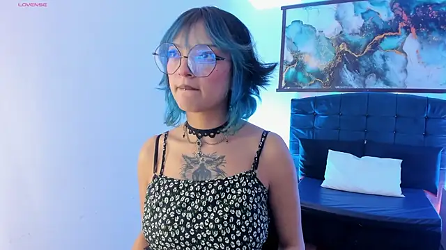 Lucyliw  online show from 09.11.25