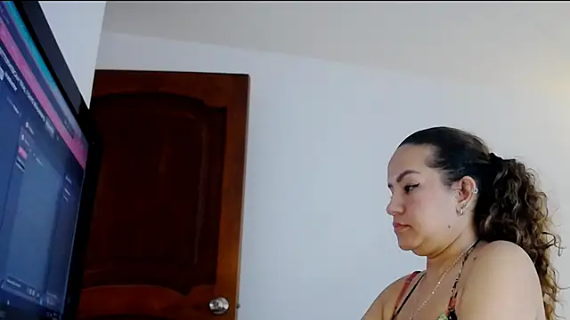 Dulce  Lovee online show from 09.24.25