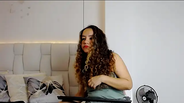 Dulce  Lovee online show from 09.26.25