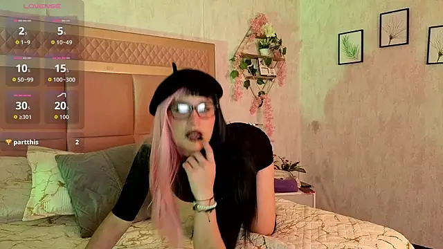 RobinBennett online show from 10.25.25