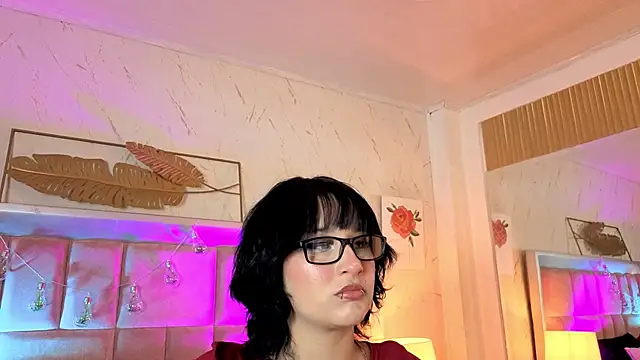 Snapshot of RobinBennett chatting on 05.01.26 RobinBennett online show from 05.01.26