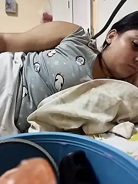 Snapshot of merylinbebe chatting on 10.08.25 merylinbebe online show from 10.08.25