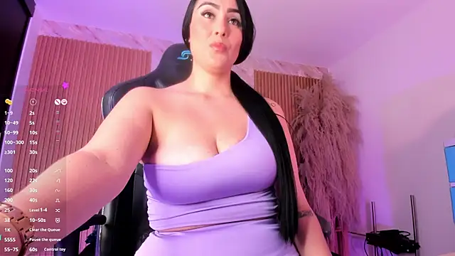 Snapshot of ashly_moonn chatting on 10.04.25 ashly moonn online show from 10.04.25